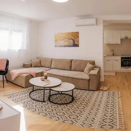 Otium Apartment *